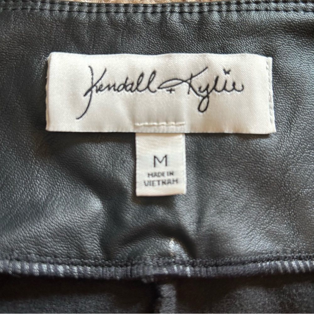 Kendall & Kylie | Faux Leather Leggings Pants, Size M - Picture 8 of 9